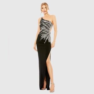 MAC DUGGAL
Embellished One Shoulder Cut Out Gown